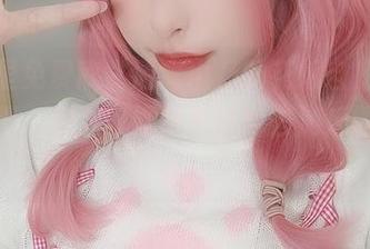 在这里免费欣赏清水由乃的花嫁自拍，你会发现，她那身婚纱更适合去游乐园玩耍呢！