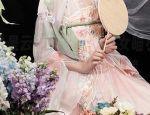 网盘不只是云空间，爆机少女喵小吉的女友写真也是绝佳收藏