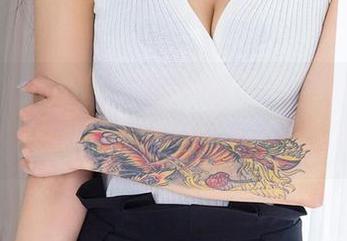 爱尤物 – 王俪丁最新分享：“女孩”：一个photobooth召唤的互动剧场！