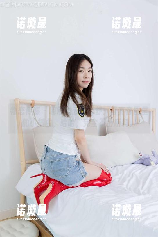 物恋传媒 - 嘟嘟的云卷云舒：写真套图里的小插曲，哈哈，完全不出所料。