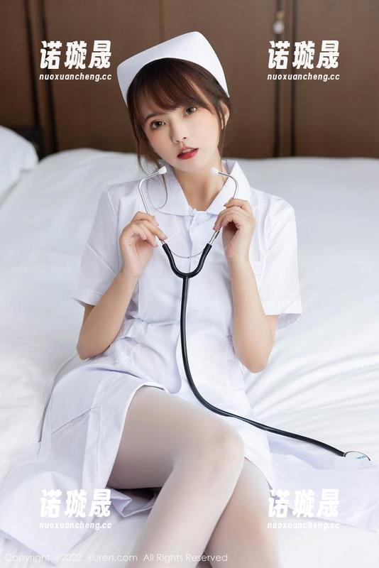 秀人网-Milk大萌 秀人网 - 驾驭眼镜的薄荷绿—Milk大萌的原图让我意外发现新风向!