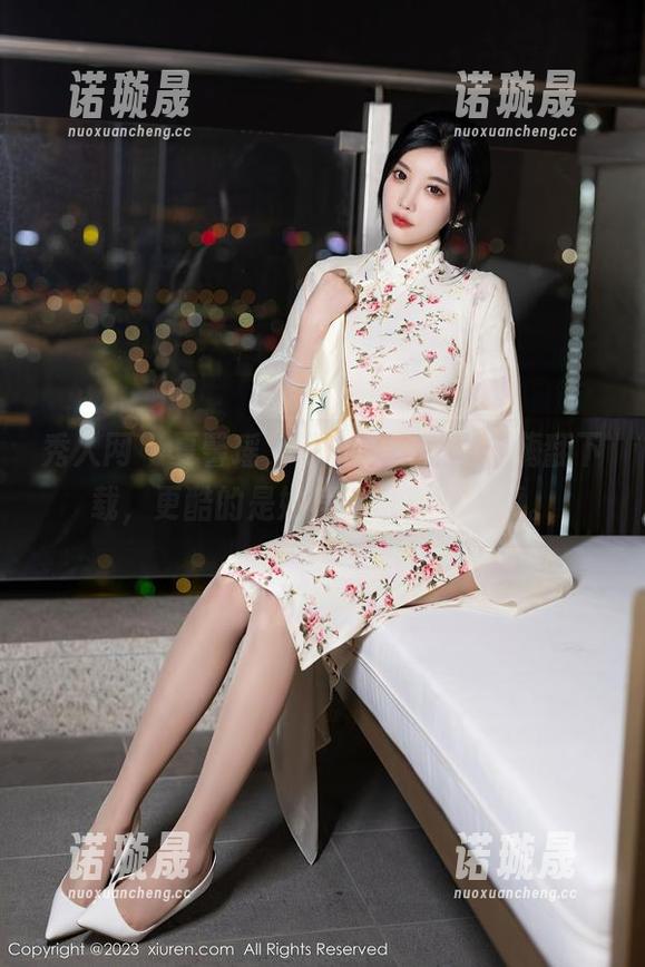 秀人网 - 夏馨瑶，那个女孩，免费嗨翻下载，更酷的是她其实也喜欢西瓜。