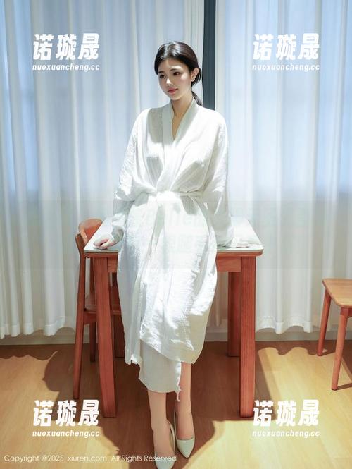 秀人网-媛媛酱Belle 秀人网 - 媛媛酱Belle的美脚无圣光登场,图片里的每一根腿毛都闪亮生辉!