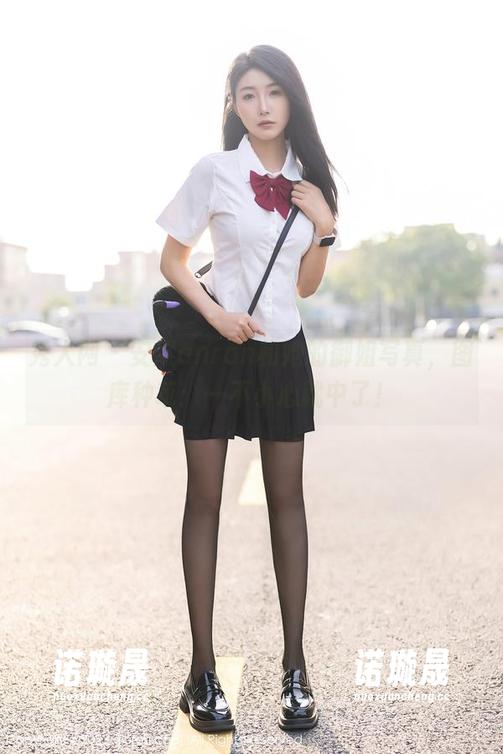 秀人网 - 安然anran和她的御姐写真，图库种草：一不小心就中了！