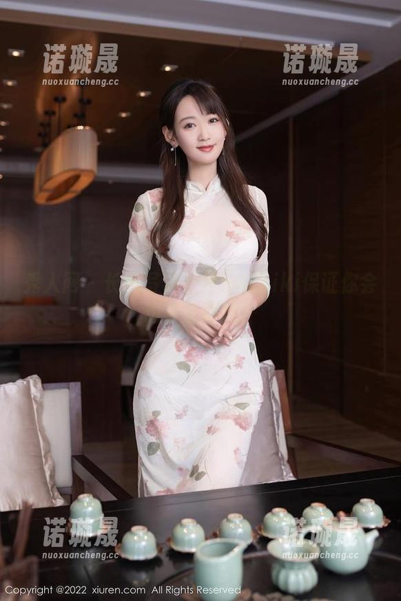 秀人网-星子柒kiki 秀人网 - 长腿写真?星子柒kiki保证你会想多看两眼!