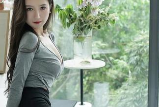 秀人网 – 精选图片里的是小逗逗护士，真让人意外，一身白色就这么能吸引注意力，很绝了！