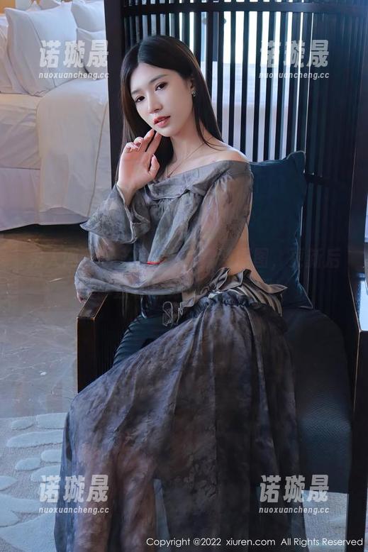 秀人网-晚苏susu 秀人网 - 晚苏susu的套装原图,更新后让你直呼这身材是真香啊!