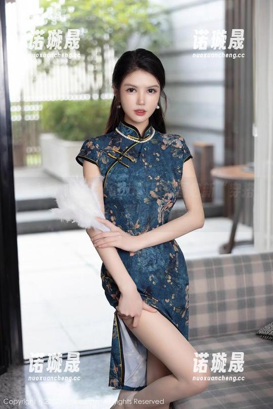 秀人网-杏子Yada 秀人网 - 杏子Yada的黑色图包新“穿搭”登场,等你来评委!
