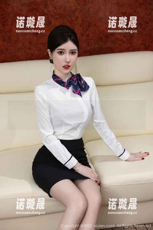 秀人网-温柔的柔 秀人网 - 看到温柔的柔穿上制服,我开始思考制服的哲学