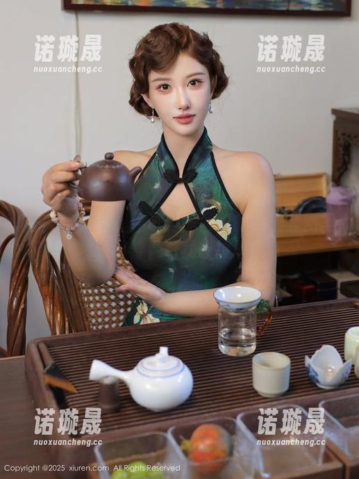 秀人网 - 好想住进白兔西希的女王套图里，看着看着就想挠墙！