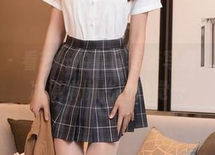 秀人网 – 看艺轩的夏日高清写真，真有种冰淇淋融化的感觉…