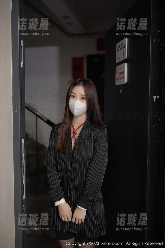 秀人网-草莓zz 秀人网 - 草莓zz全套写真:职业盔甲,千娇百媚;