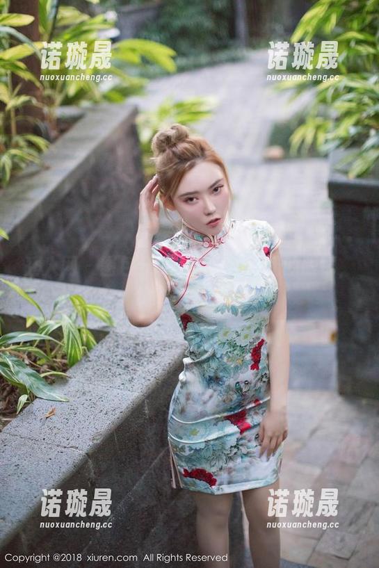 秀人网-软糖爱喝奶 秀人网 - 图包分享:软糖爱喝奶的眼镜,绝对值得一瞥