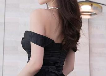 秀人网 – 从文件到软软roro的办公室写真，工作和风格的奇妙交集。