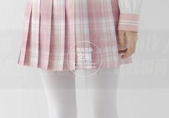 紧急企划 – 昨晚翻到小奶糕Milky的新写真，“灰丝”套图，居然让我瞬间静止。