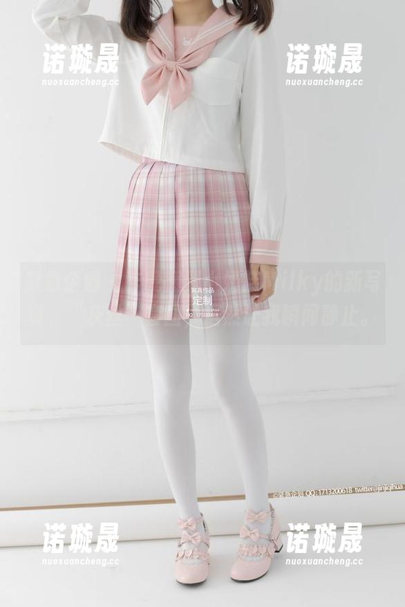 紧急企划-小奶糕Milky 紧急企划 - 昨晚翻到小奶糕Milky的新写真,“灰丝”套图,居然让我瞬间静止。