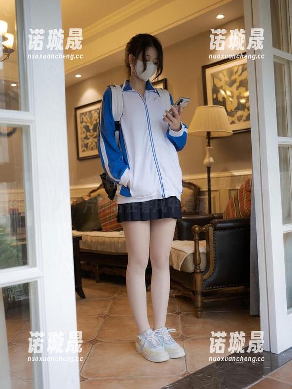 紧急企划-龙崎聆音 紧急企划 - 龙崎聆音的校园,这组私拍图片恍若在春风中漫游