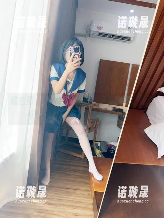 微密圈 - 胜利的小生活，写真里那种可爱与性感的怪异搭配，等着品味。