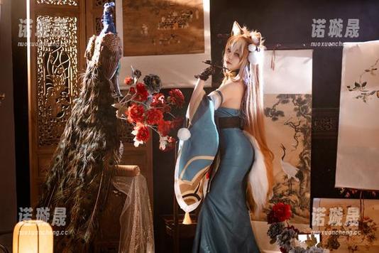 芋圆侑子 芋圆侑子的“女王”之姿,分享在时光流转中久久不散的迷人氛围。