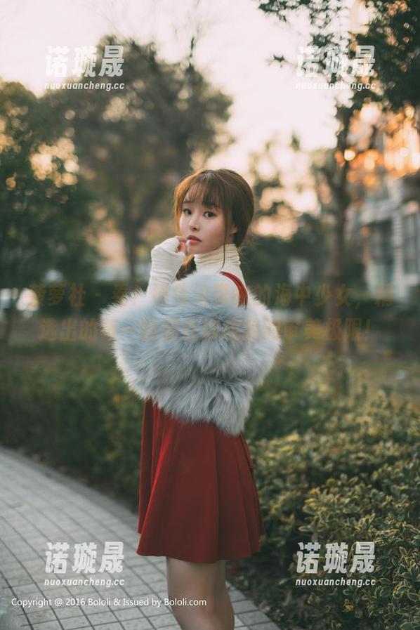 菠萝社 - 看！柳侑绮带来的海中少女，精选出的每一帧都在挑战我的审美极限！