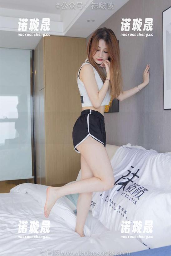 袜啵啵 - 熊熊的小运动鞋图册，看这鞋子两个旁边的风景。