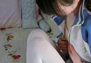 看西尔酱的丝袜写真集：资源大放送，灯光打点，放飞自我！