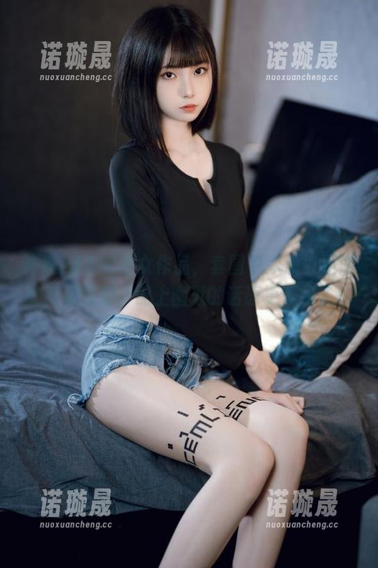 许岚LAN的少女作品，套图中弥漫着满满的青春气息，配上幽默的话语更是绝了！