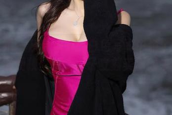 语画界 – 从奈沐子的白色写真中偷个美图，顺便换壁纸，日子立刻美丽起来！