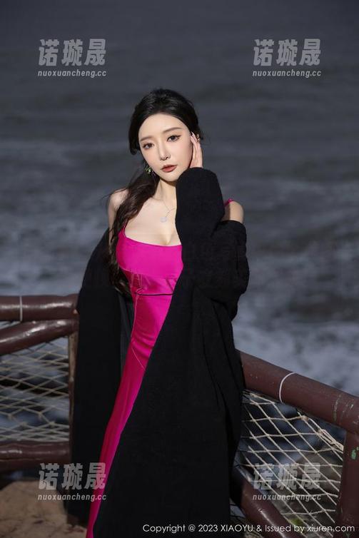 语画界 - 从奈沐子的白色写真中偷个美图，顺便换壁纸，日子立刻美丽起来！