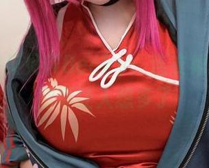 写真里的贝贝琪Becky：连衣裙撩人的双腿真让人想多了