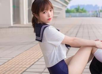 看过雯妹不讲道理的礼服图集后，发现我的衣柜真是太乏味了，想下载学习下