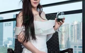 青豆客 – 绮里嘉，无意间成了我的定制女神，作品真令人惊讶