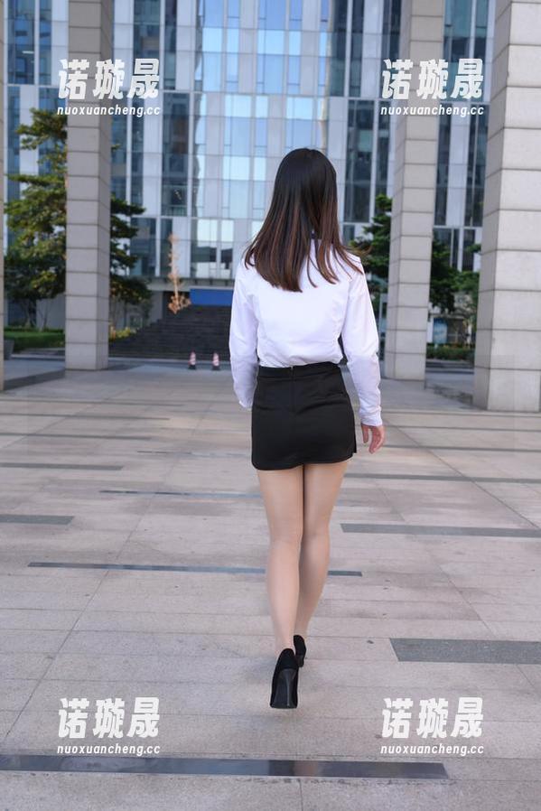 Iuvian的周末，恰巧是在魔镜街拍上被围观了。